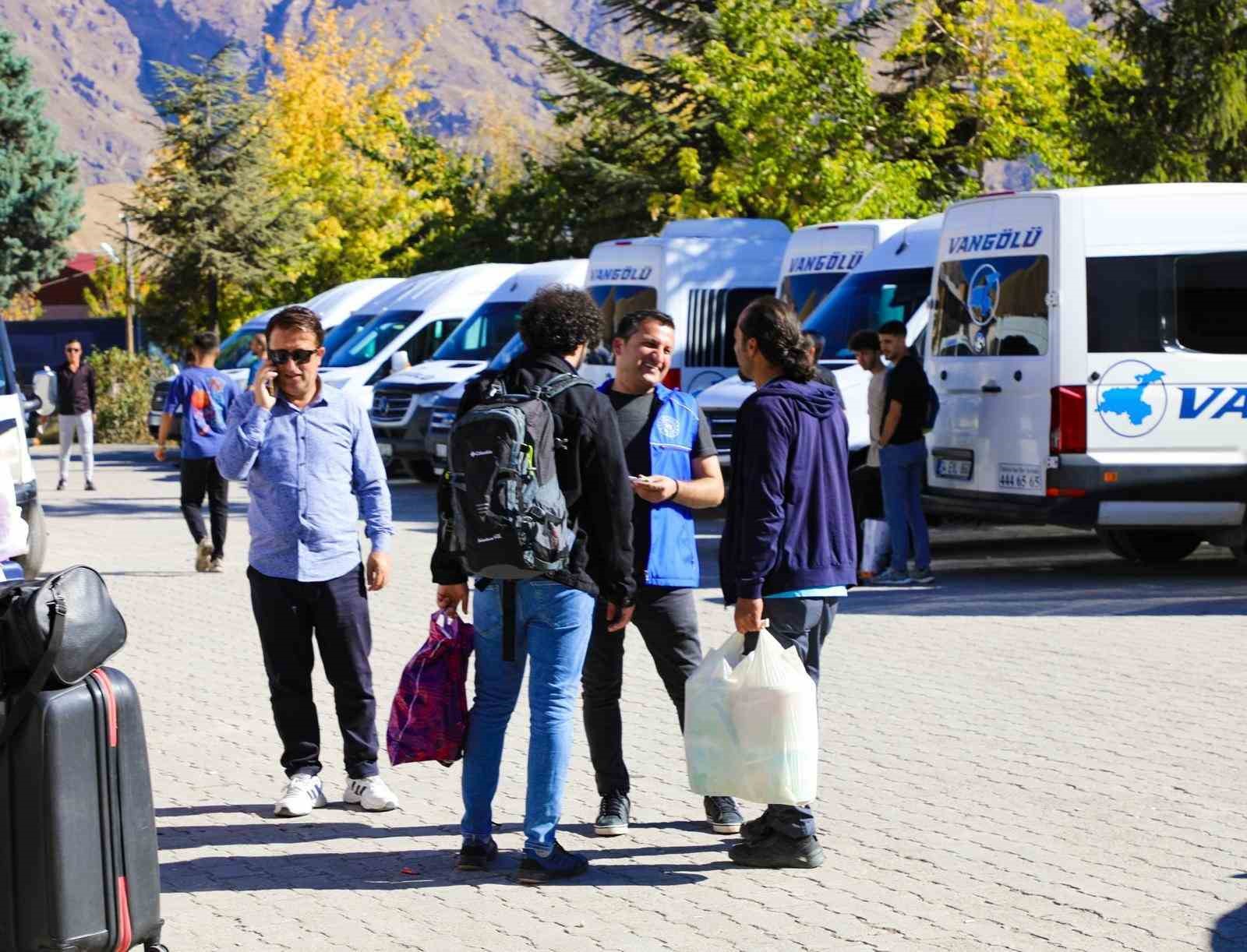 Hakkari’ye gelen öğrencilere sıcak karşılama
