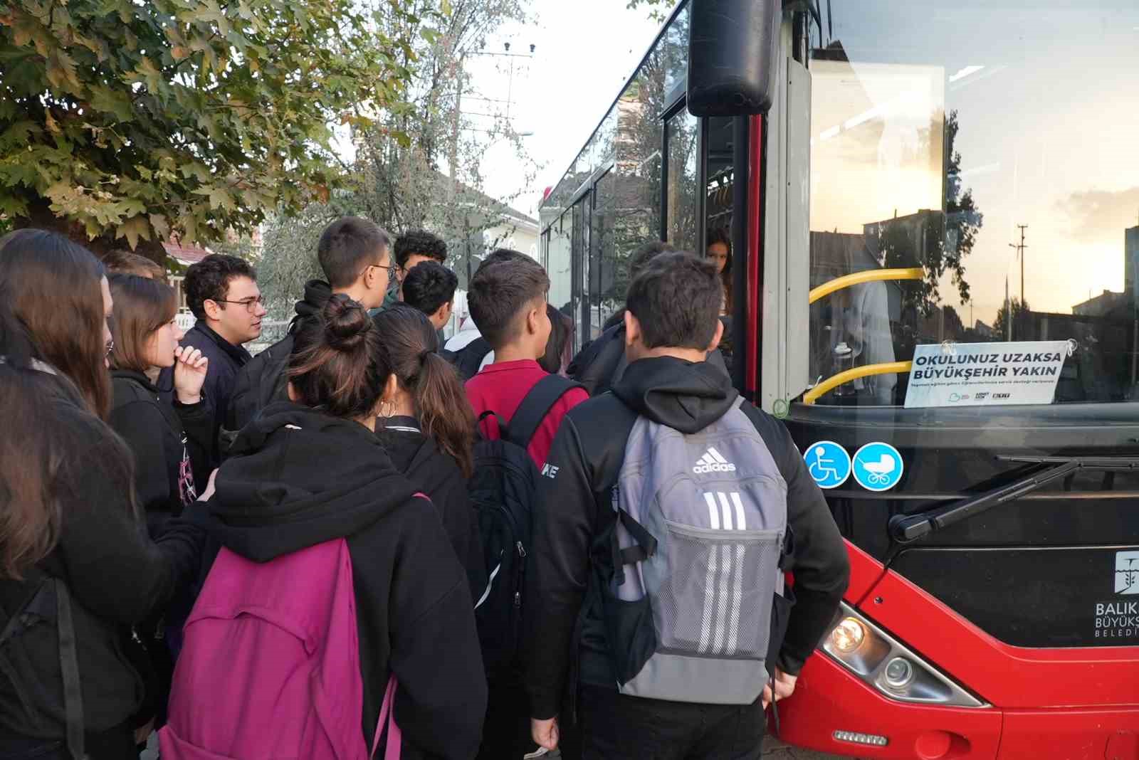 Balıkesir Büyükşehir’in ulaşım desteği aileleri sevindirdi
