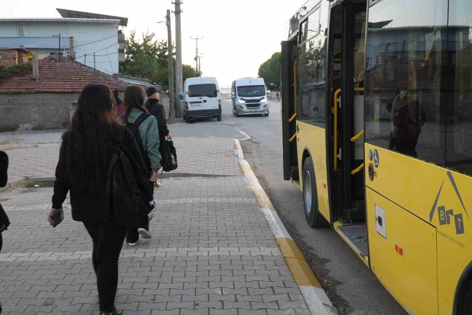 Balıkesir Büyükşehir’in ulaşım desteği aileleri sevindirdi
