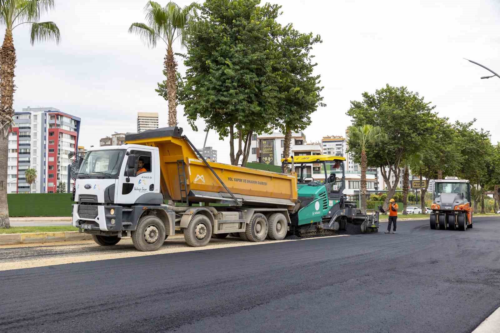 Mersin’de yollar yenileniyor
