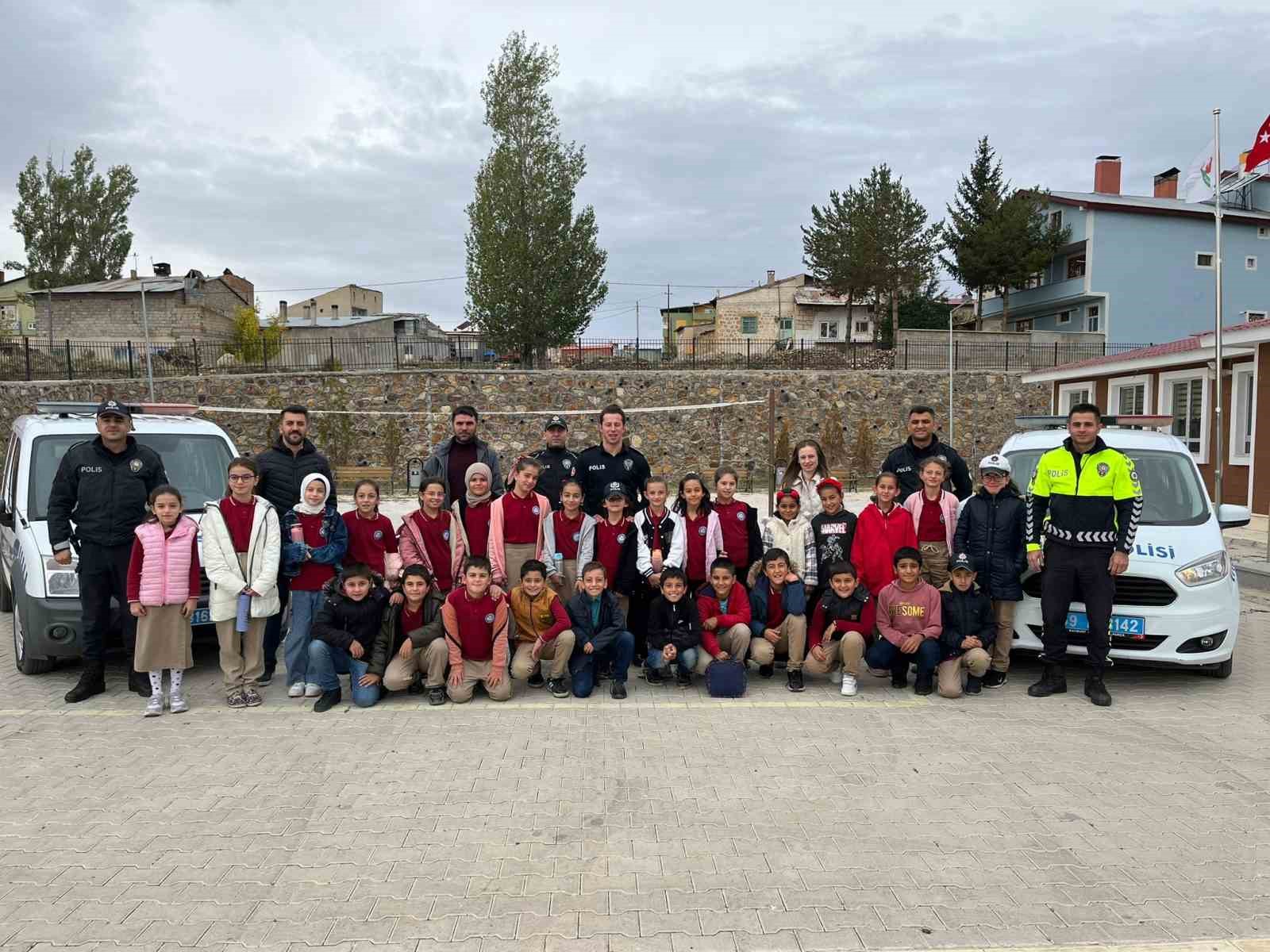 Geleceğin sürücülerine trafik bilinci aşılanıyor
