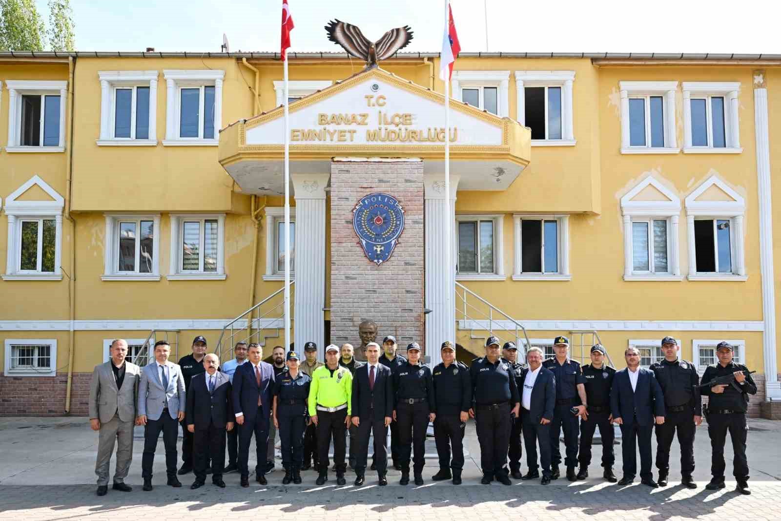 Vali Aktaş, Banaz ilçesinde ziyaretler gerçekleştirdi
