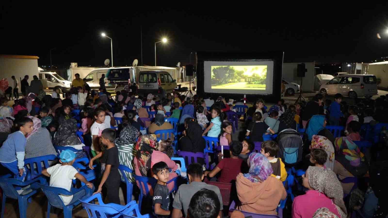 K-13 Konteyner kentte açık hava sineması kapanış etkinliği yapıldı
