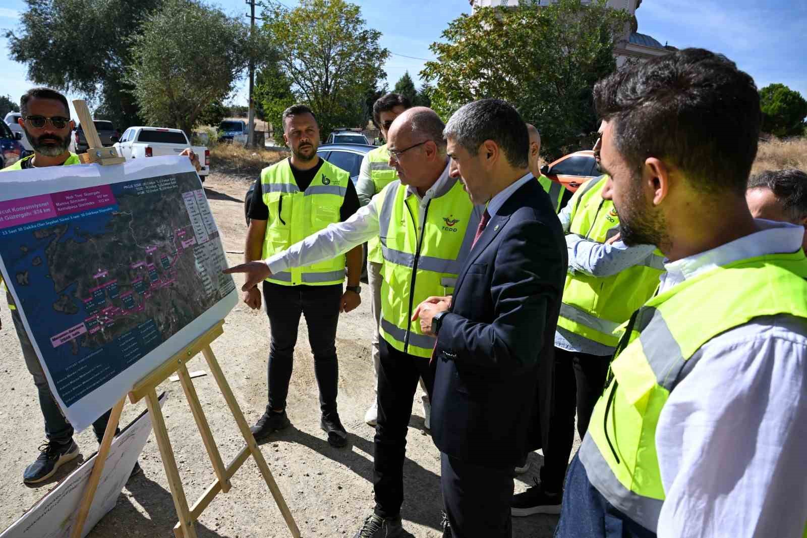 Vali Aktaş, YHT hattı güzergahında incelemelerde bulundu
