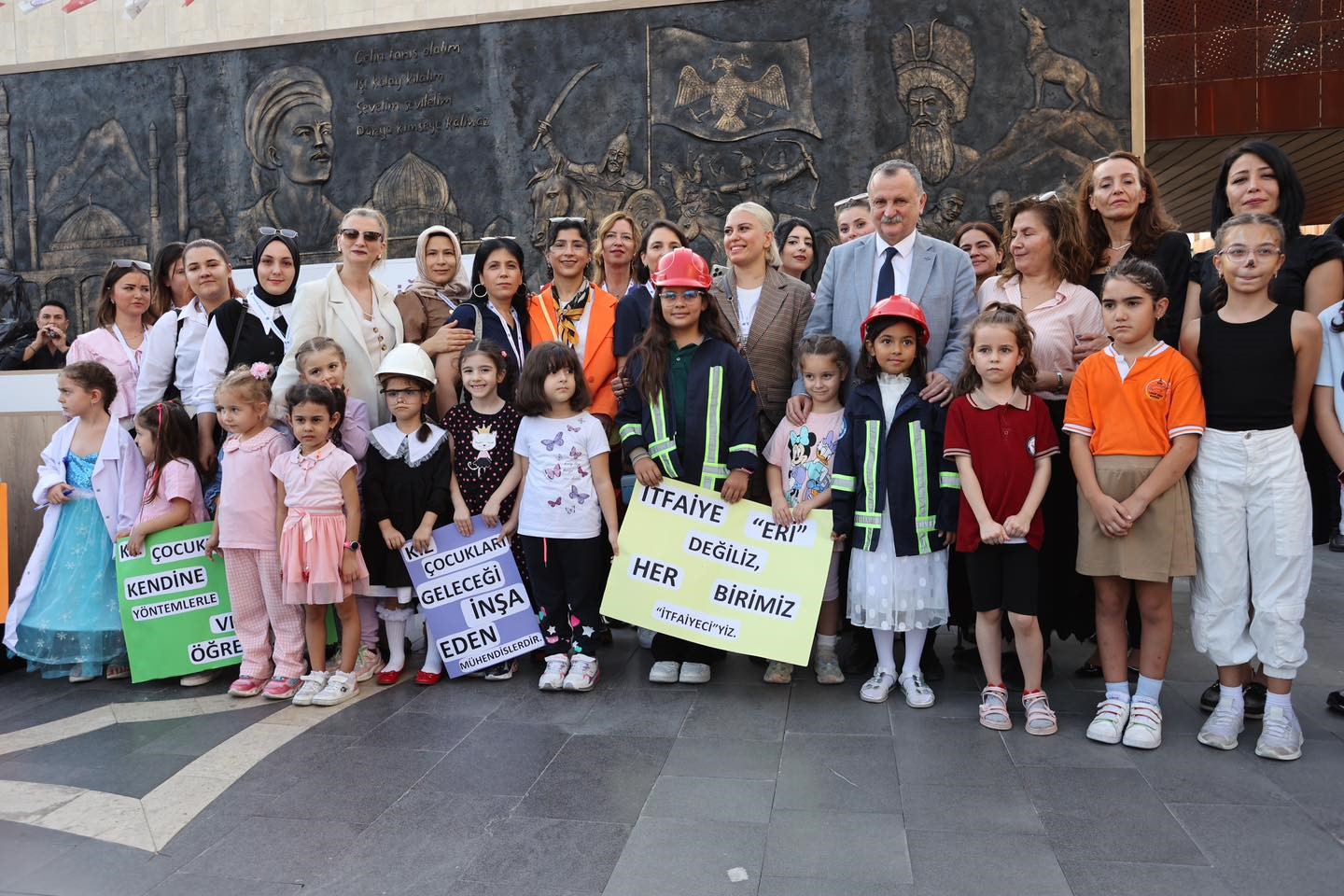 Yunusemre Belediyesinden Kız Çocukları Günü etkinliği
