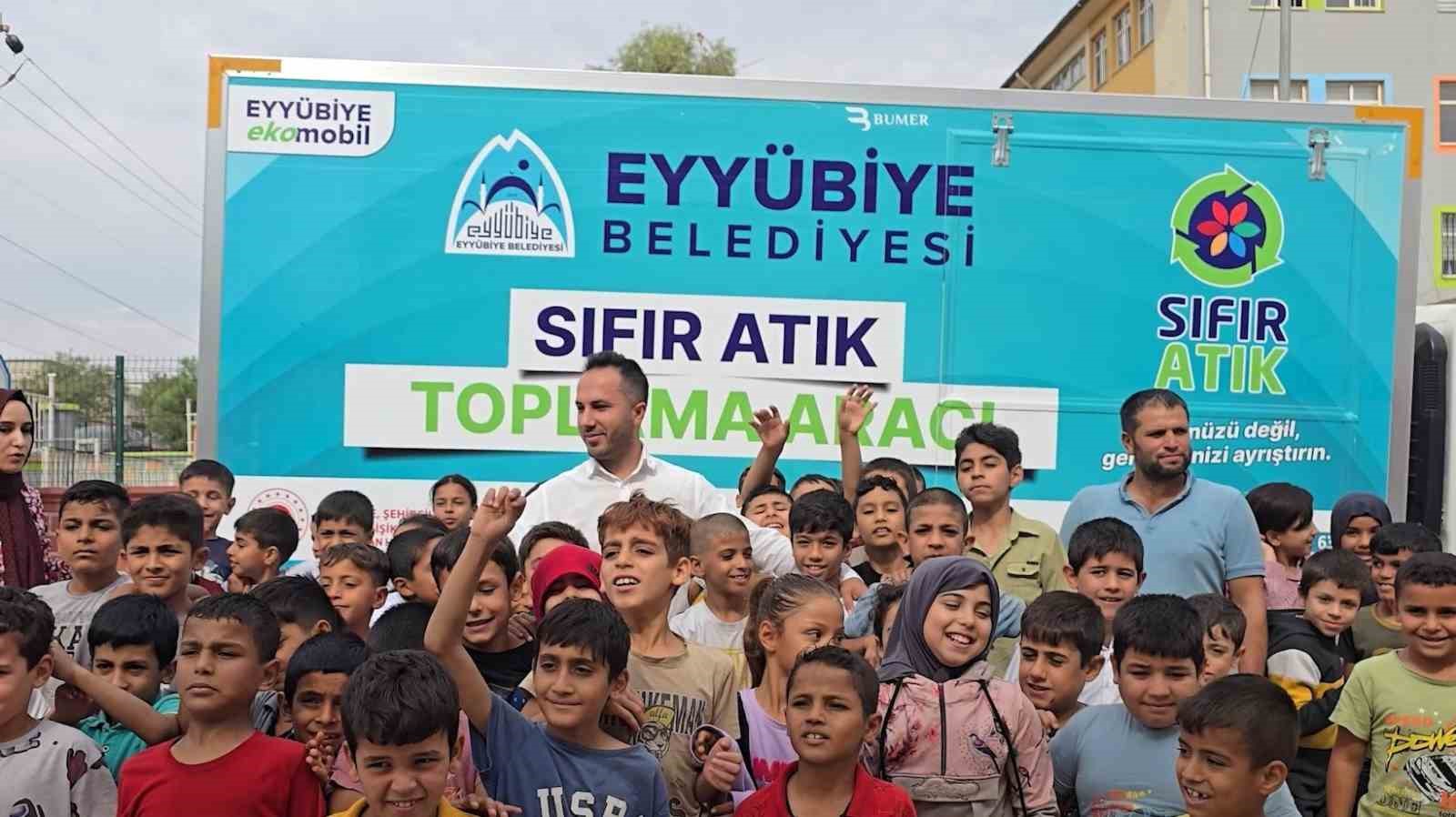 Eyyübiye’nin sıfır atık toplama aracı okullarda
