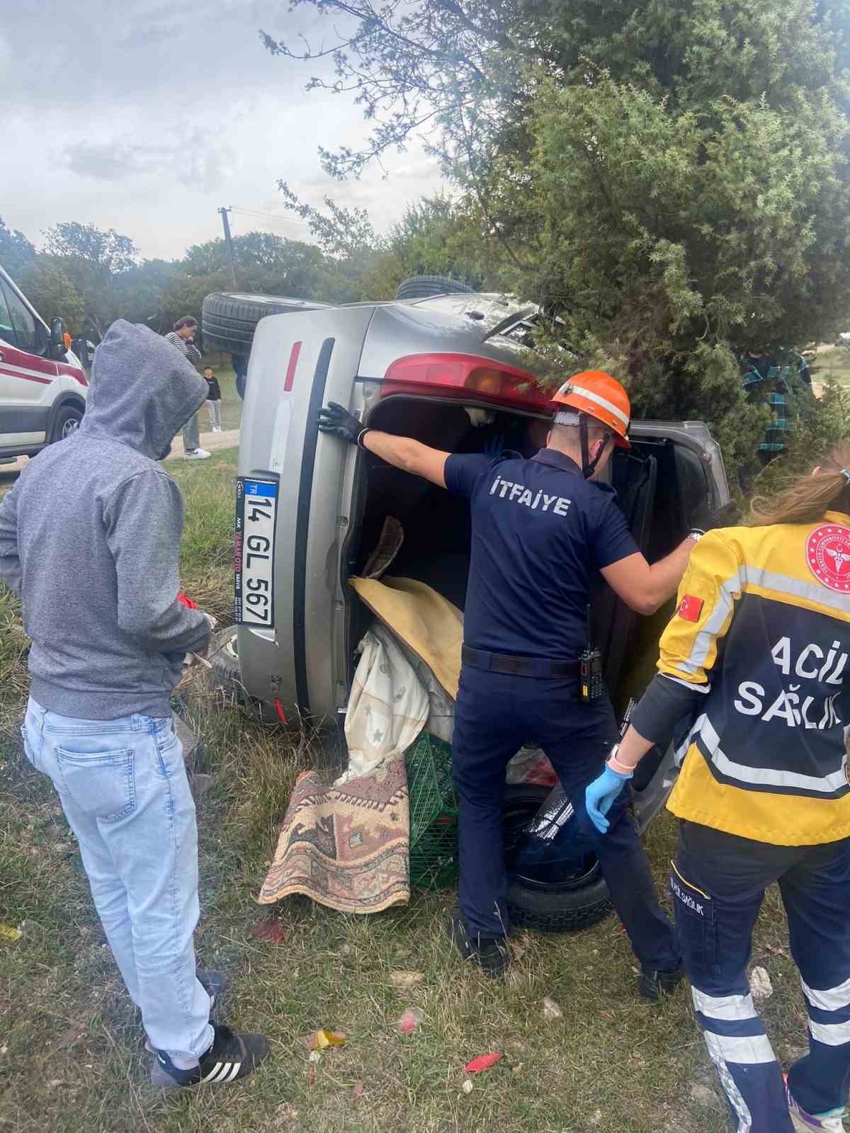 Gölköy’de kontrolden çıkan otomobil devrildi: 2 yaralı
