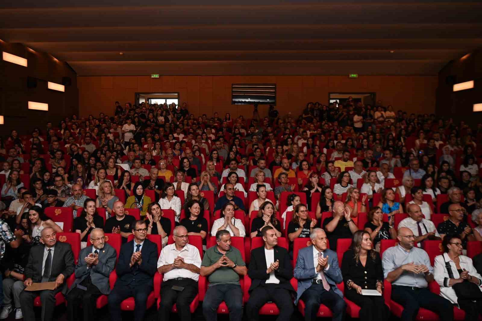 Başkan Akın’dan Şehir Tiyatrosu müjdesi
