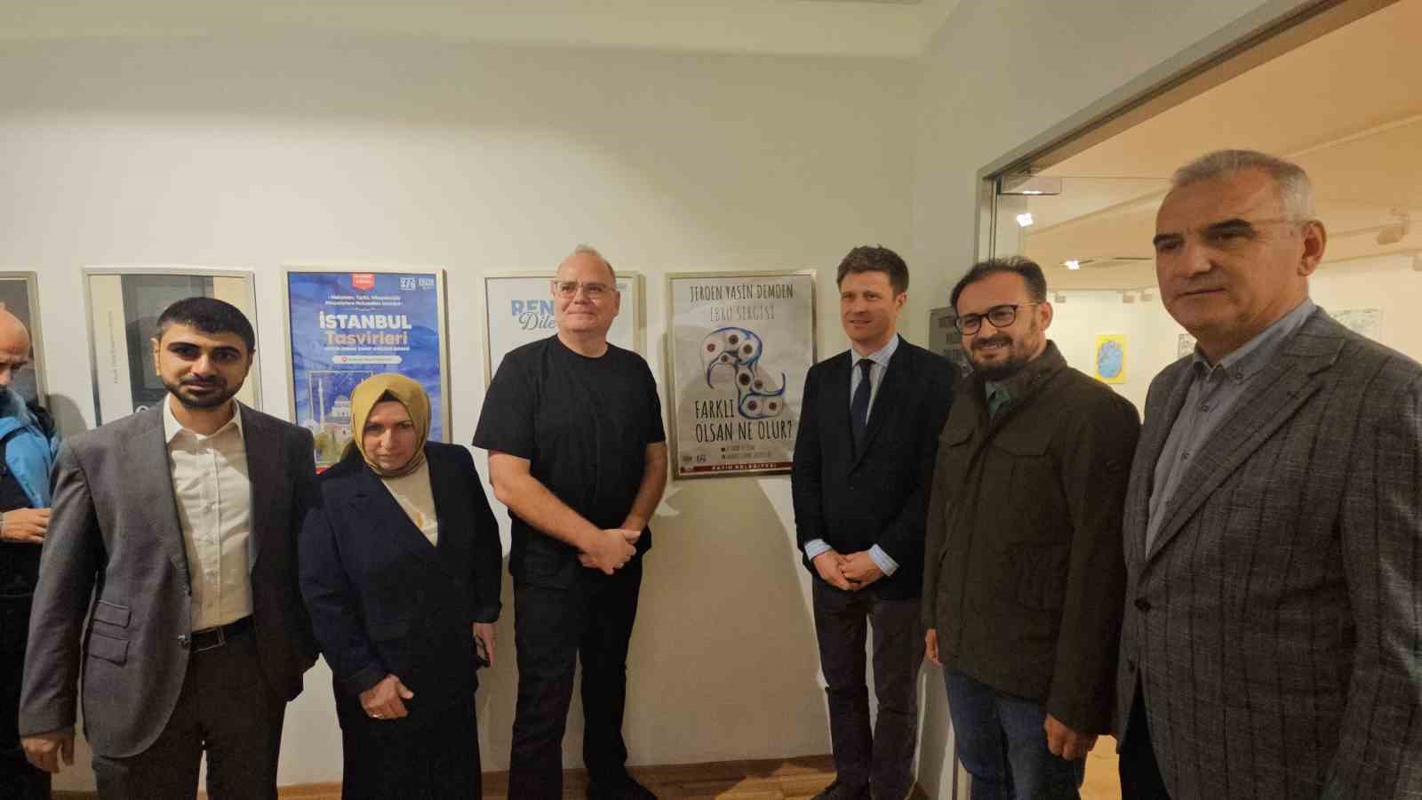 ‘Farklı Olsan Ne Olur’ sergisi Kadırga Sanat Galerilerinde sanatseverlerle buluştu
