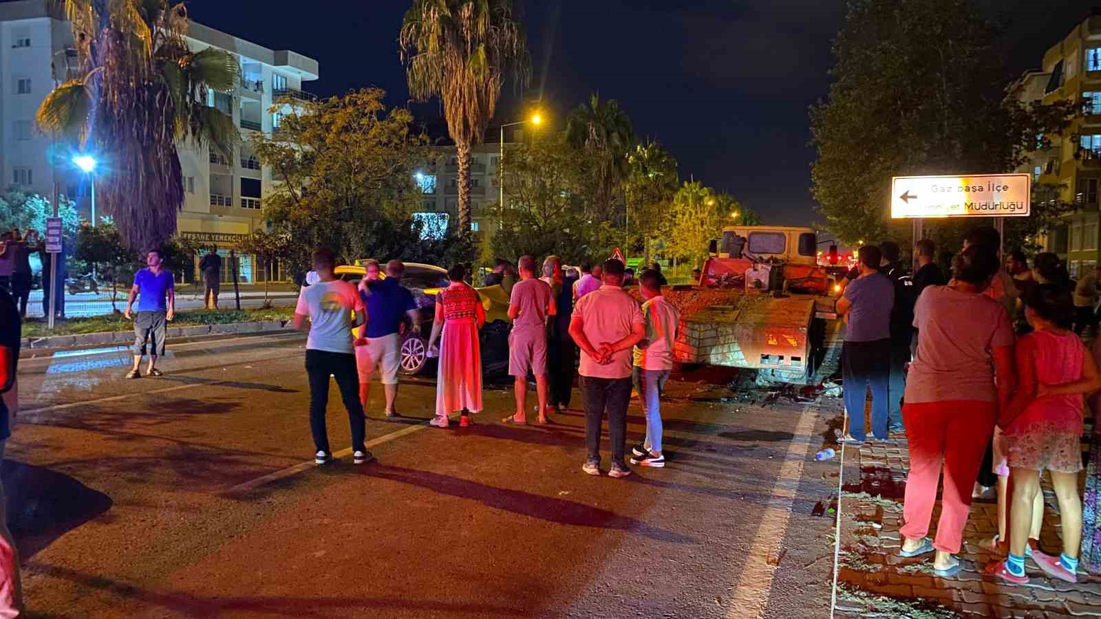 Antalya’da zincirleme kaza: 1 yaralı
