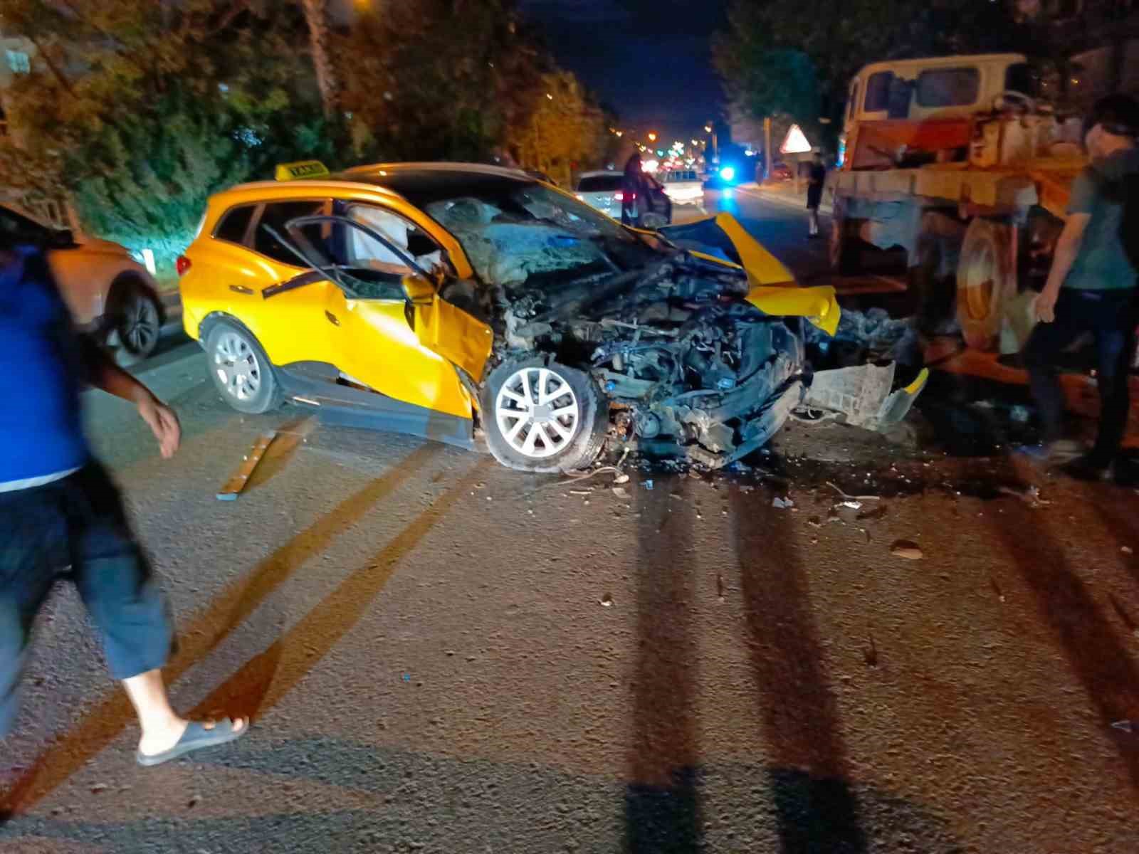 Antalya’da zincirleme kaza: 1 yaralı
