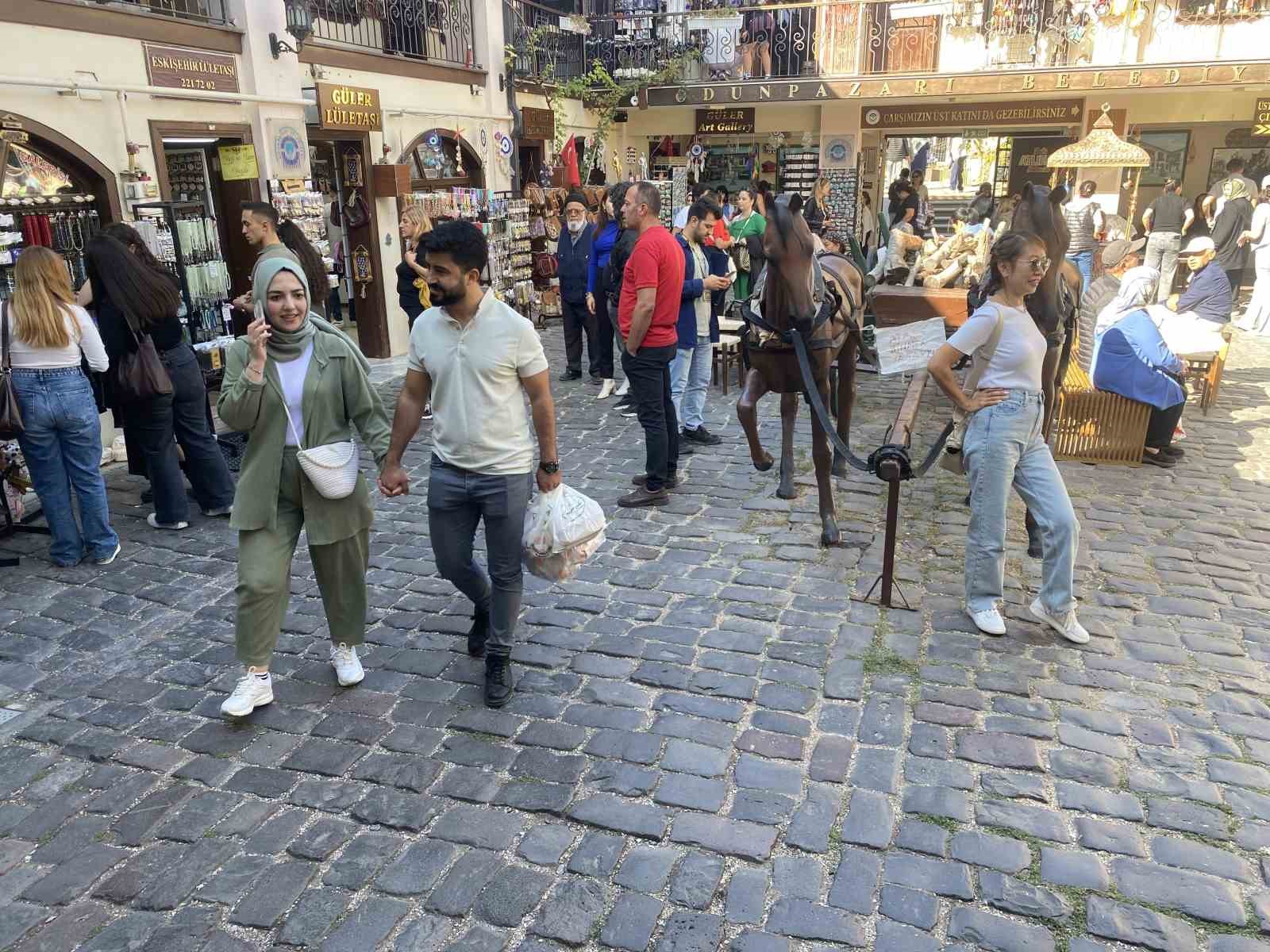 Tarihi Odunpazarı Evleri’nde hafta sonu yoğunluğu
