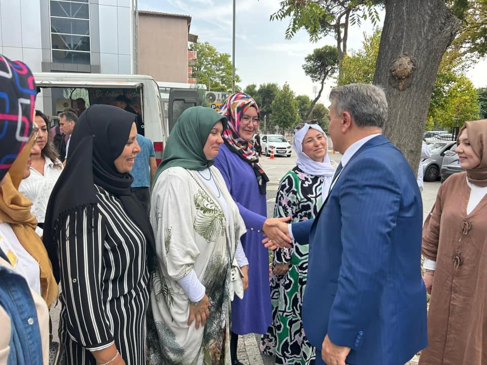 AK Parti Karesi İlçe Kadın Kolları’ndan Geleneksel Lokma Hayrı
