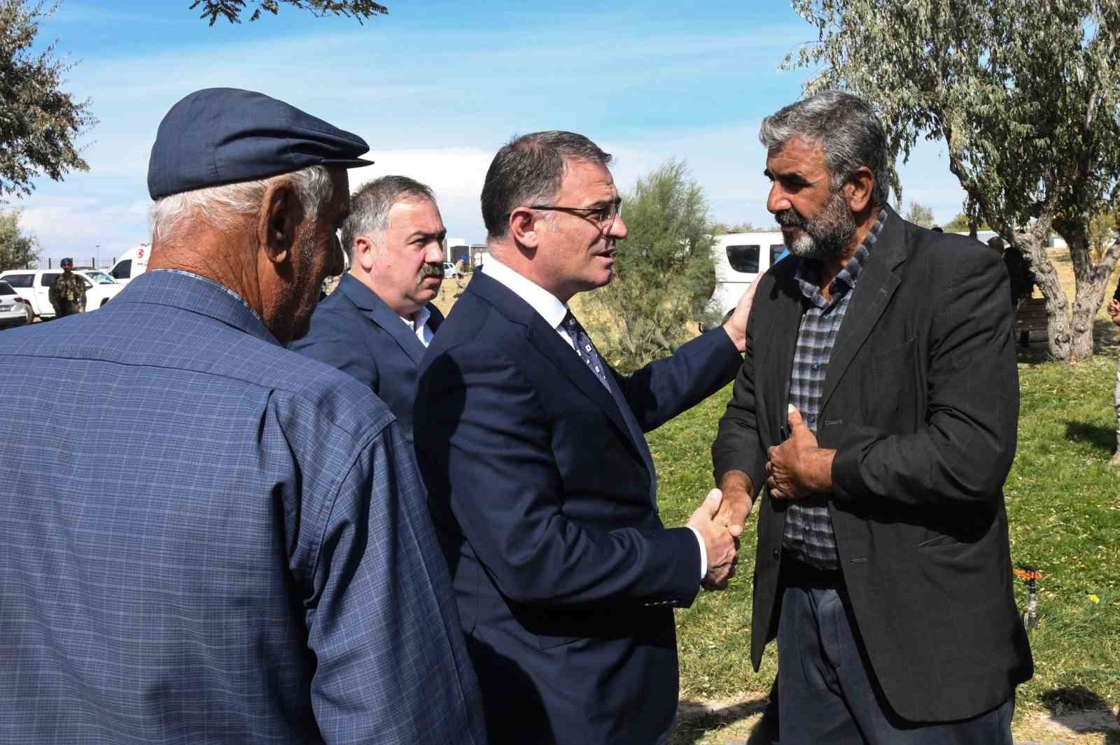 Kayıp üniversite öğrencisi Rojin’in arama çalışmaları havadan karada ve gölde yapılıyor
