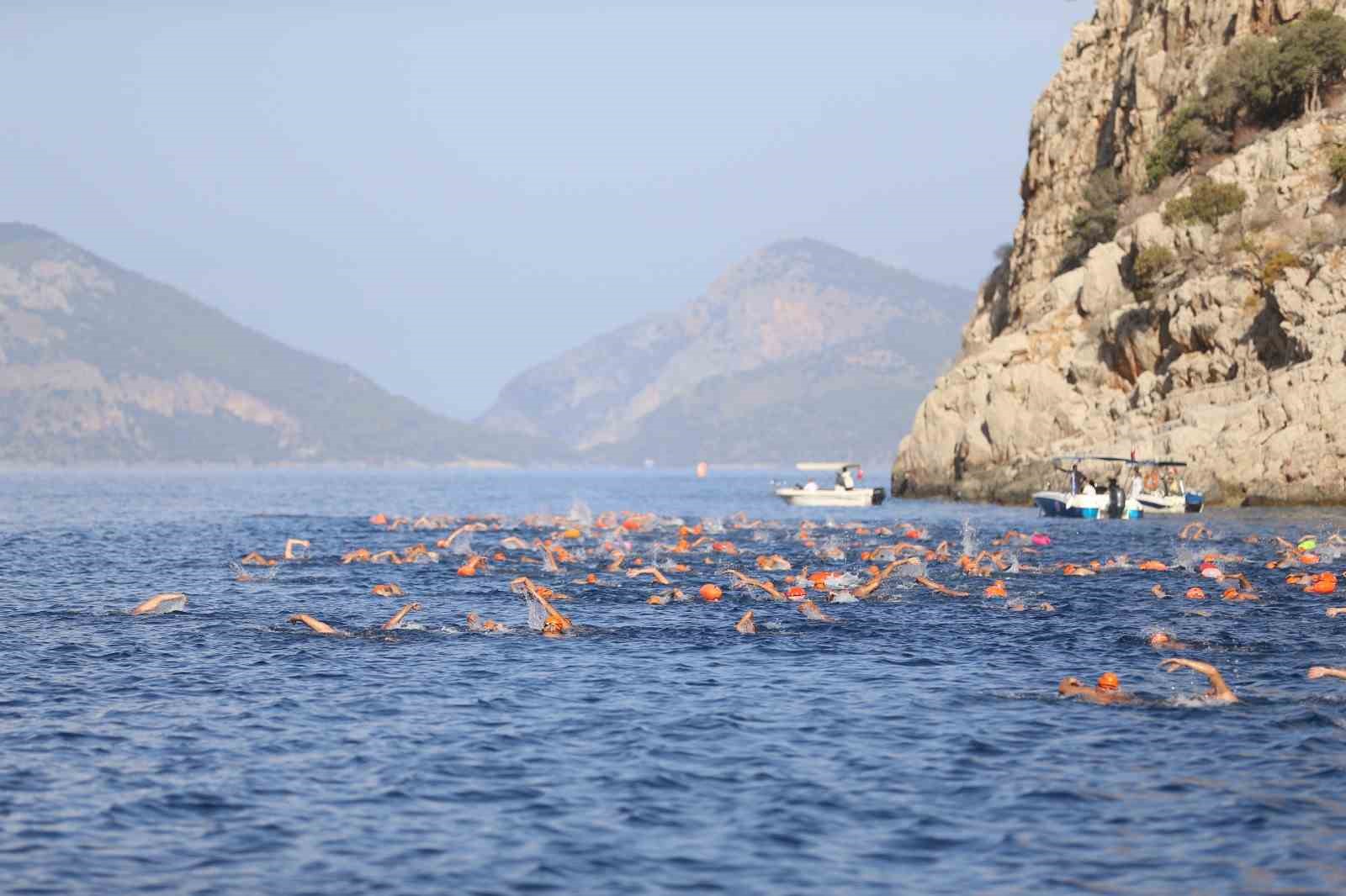 Fethiye’de Açık Su Yüzme Yarışı büyük ilgi gördü
