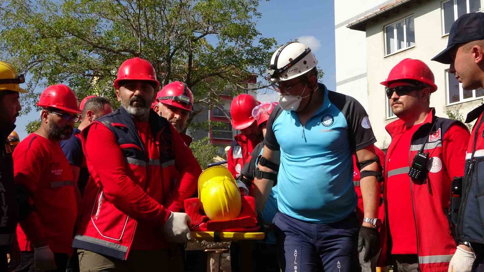 Uşak’ta gerçeğini aratmayan deprem tatbikatı
