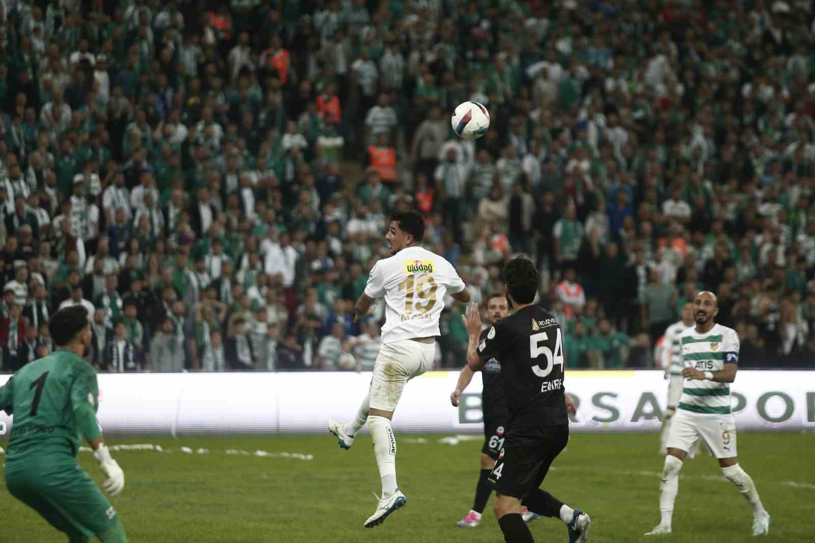 TFF 3. Lig: Bursaspor: 3 - Kahramanmaraşspor : 0
