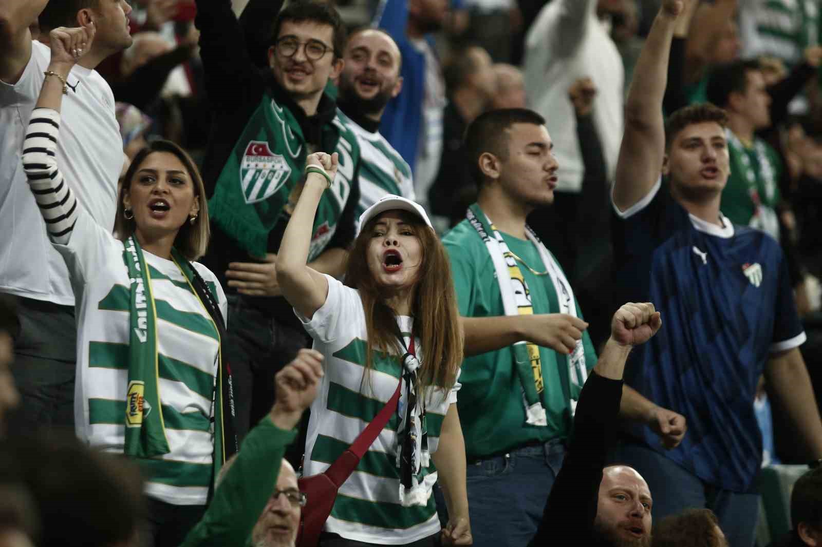 TFF 3. Lig: Bursaspor: 3 - Kahramanmaraşspor : 0
