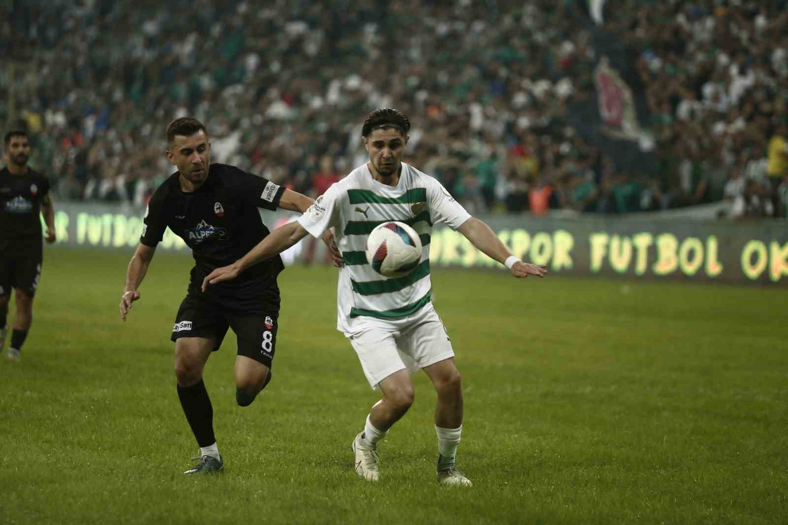 TFF 3. Lig: Bursaspor: 3 - Kahramanmaraşspor : 0
