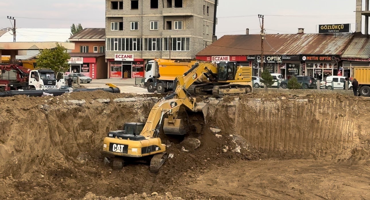 Yüksekova’da yapılacak 100 yataklı hastanenin inşaat çalışmalarına başlandı
