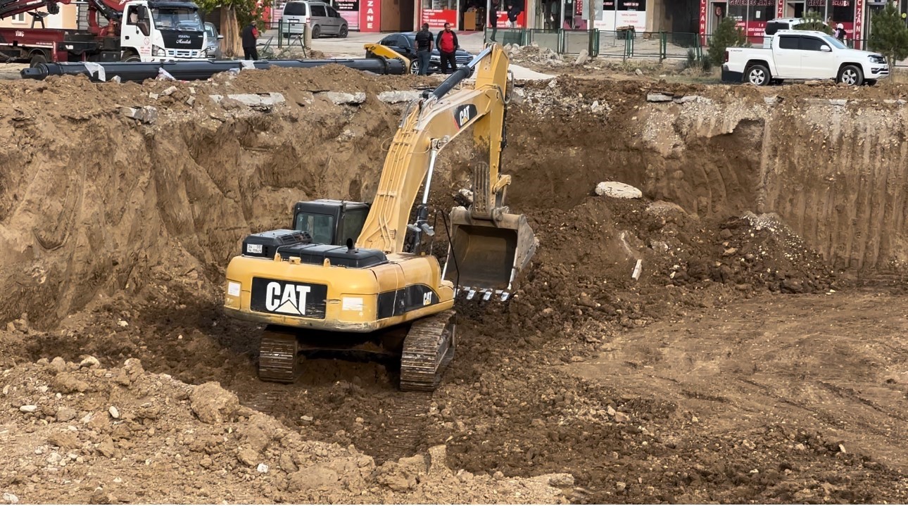 Yüksekova’da yapılacak 100 yataklı hastanenin inşaat çalışmalarına başlandı
