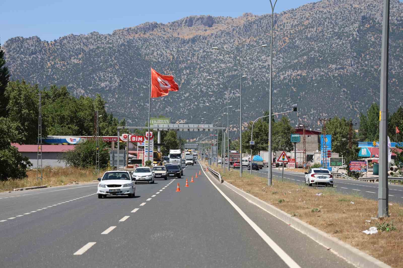 Edebiyat Yolu’ndan 4 yılda 10 milyon araç geçti
