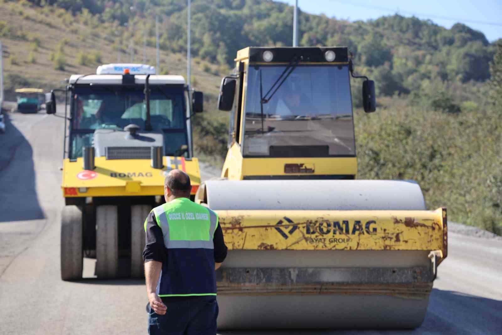 Gümüşova OSB yolunda çalışmalar devam ediyor
