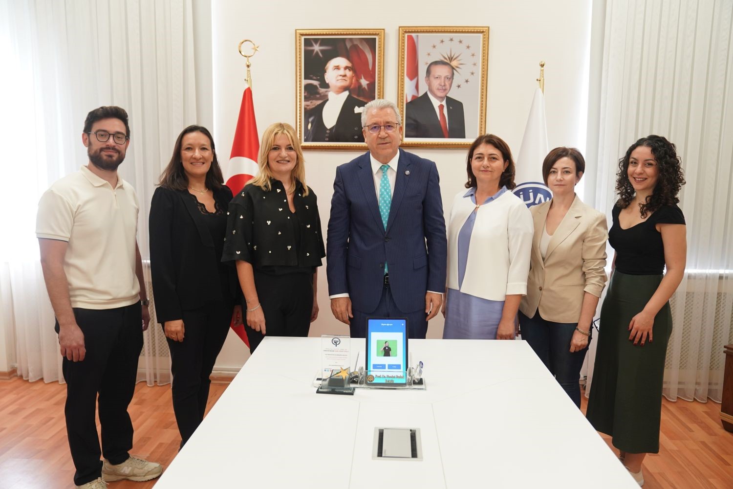 EÜ Diş Hekimliği Ağız ve Diş Sağlığı Hastanesinde engelli dostu mobil uygulama kullanıma başlandı
