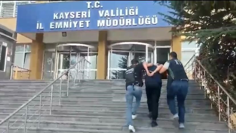 Kayseri’de kesinleşmiş hapis cezasıyla aranan 2 şahıs yakalandı
