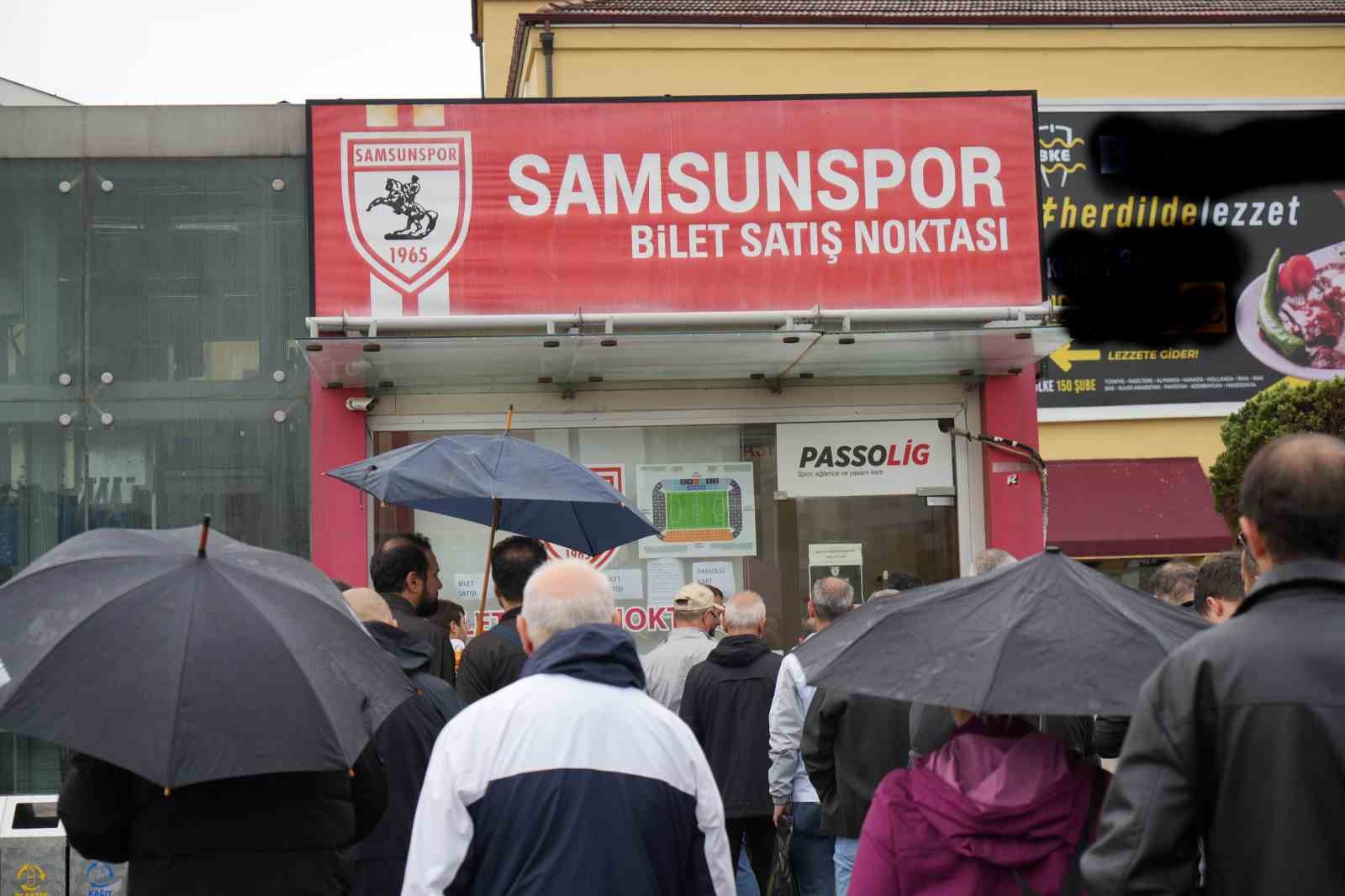 Samsunsporlu taraftarlardan Fenerbahçe maçına yoğun ilgi
