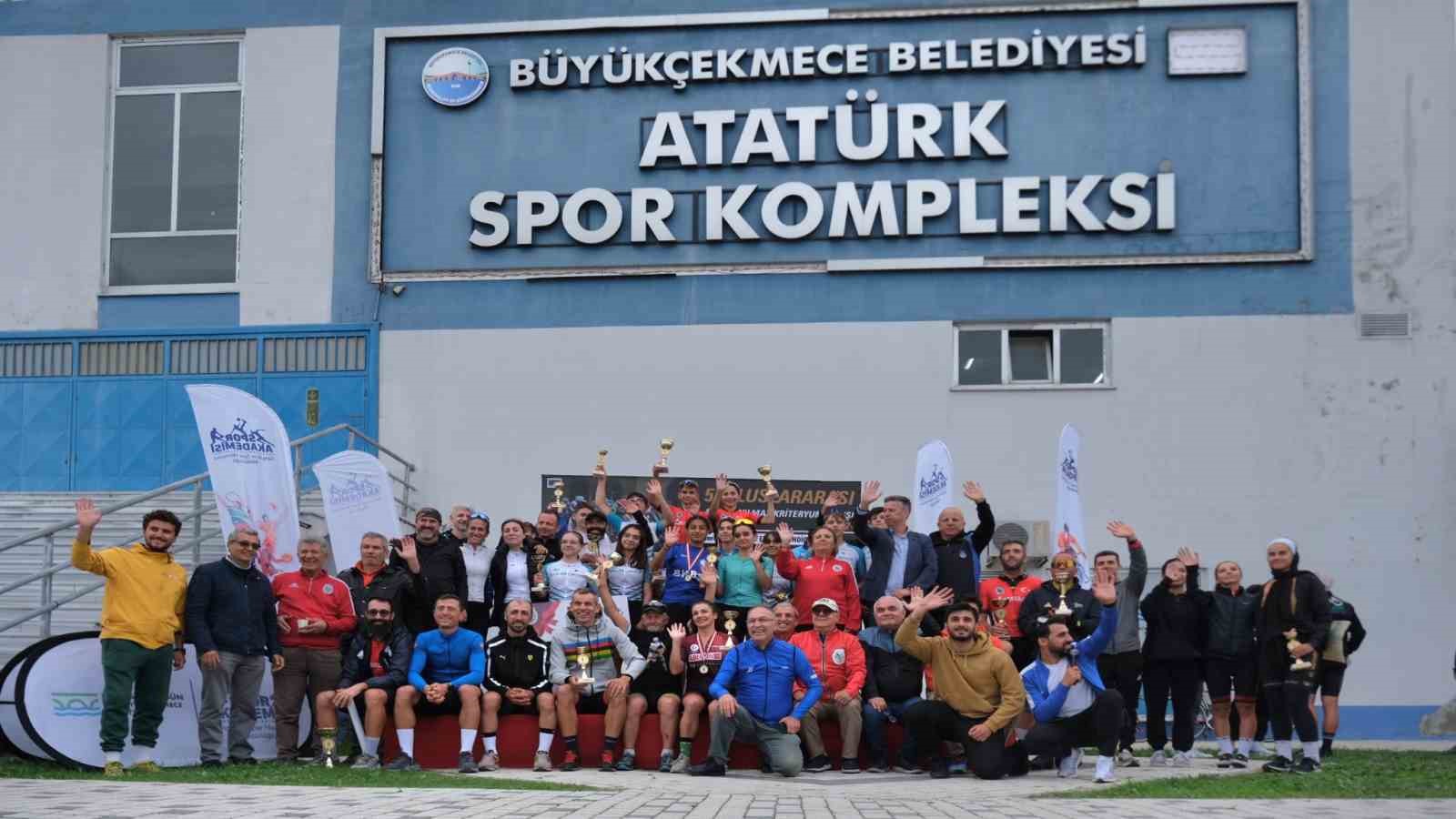 5. Uluslararası Ali Hüryılmaz Bisiklet Yarışı’nda sporcular nefesleri kesti
