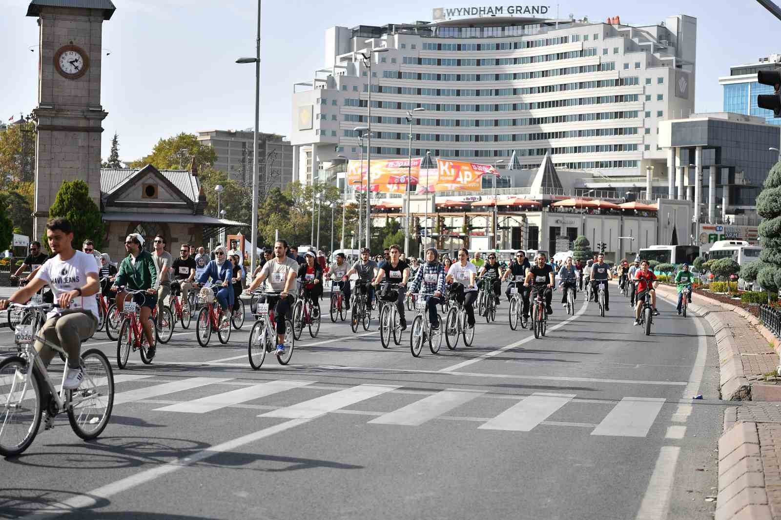 Doktorlar, büyükşehir ile ’sağlık’ için pedalladı
