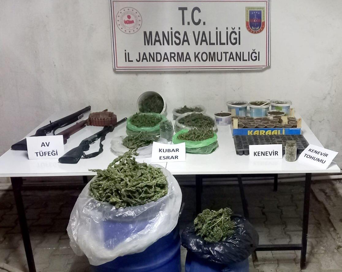 Manisa’da jandarma ekipleri uyuşturucuya geçit vermedi
