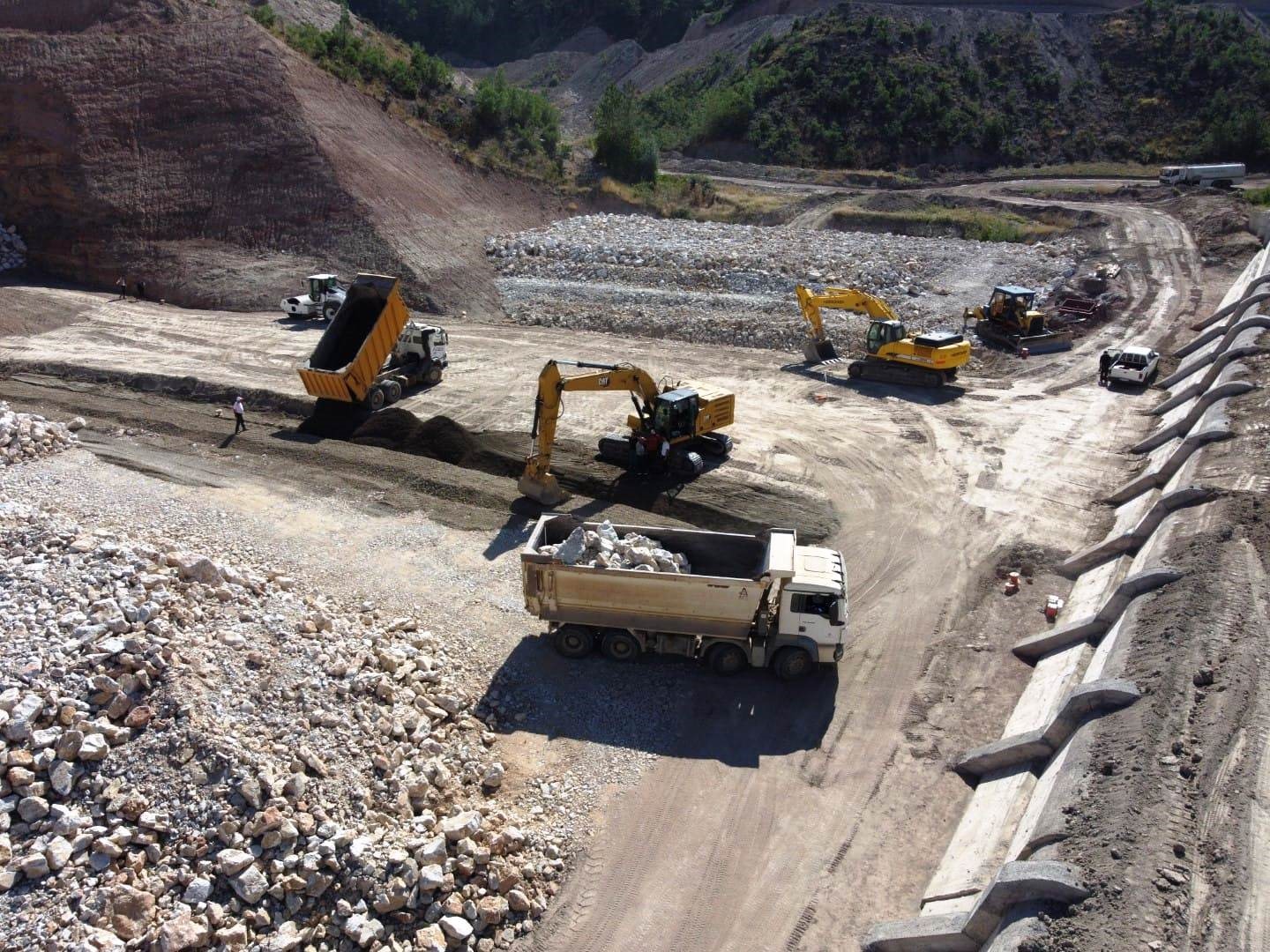 Gediz Kayacık Barajı’nda çalışmalar aralıksız devam ediyor
