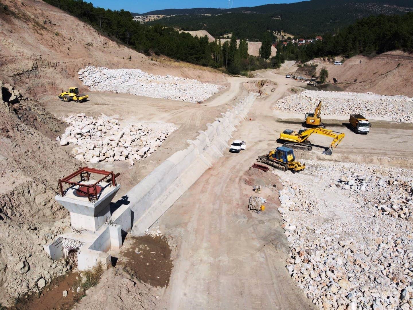 Gediz Kayacık Barajı’nda çalışmalar aralıksız devam ediyor
