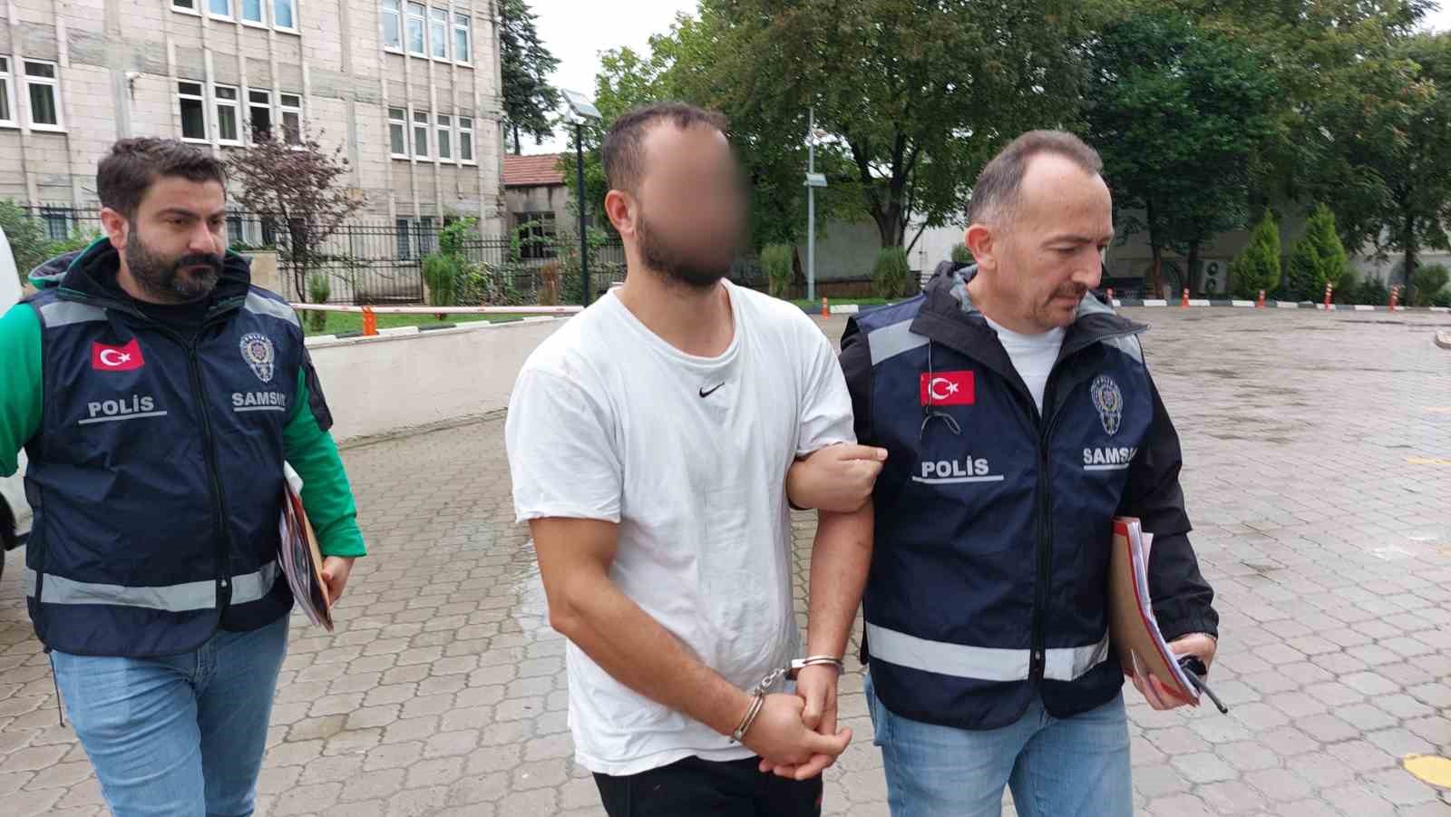 Nakliyat şirketinde hamal, evinin eşyasını taşıdığı kadına tacizden gözaltına alındı
