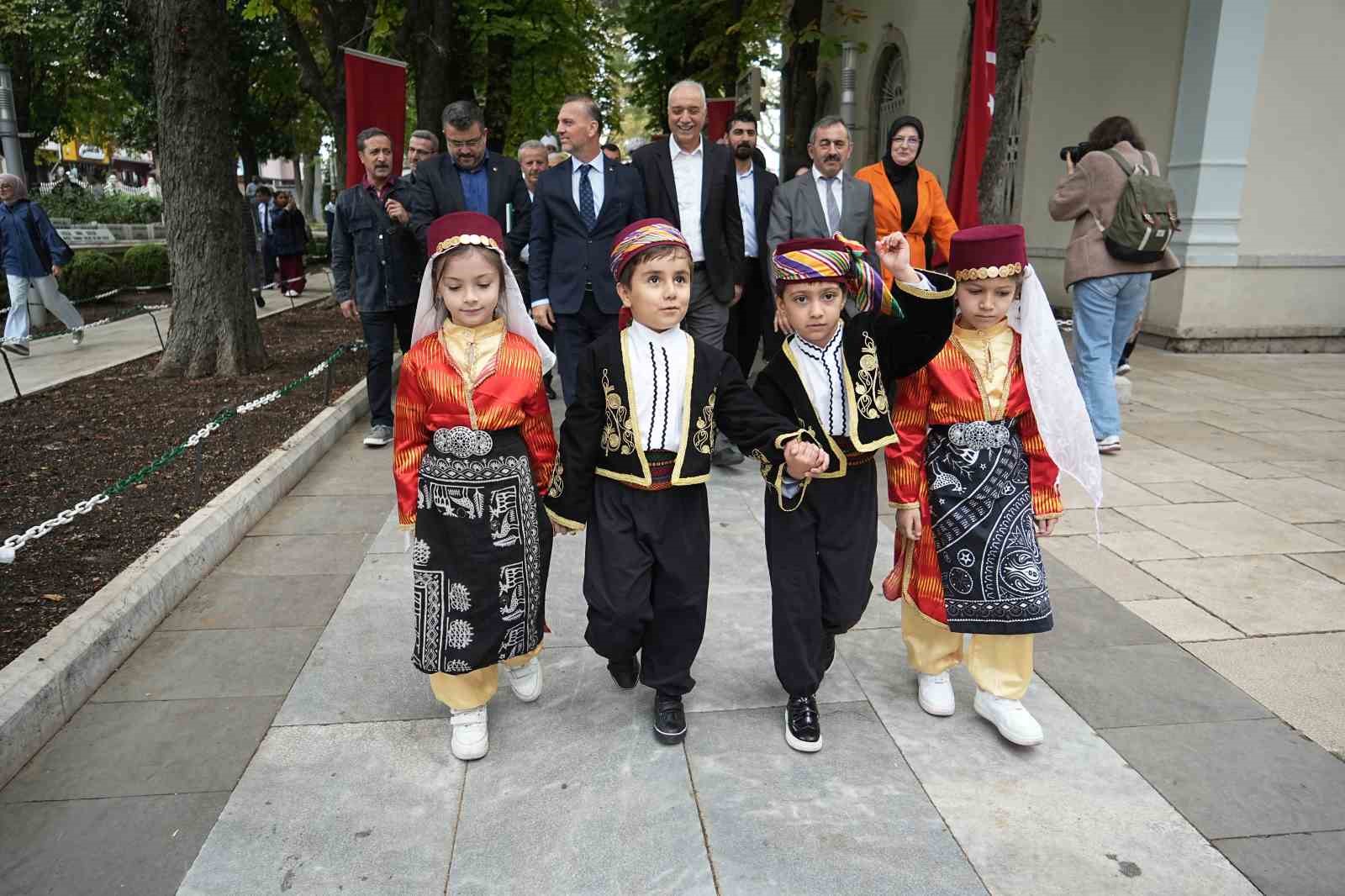 Öğrenciler kostüm giyerek tarihi kahramanları canlandırdı
