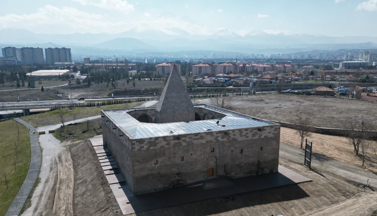 Melikgazi, tarihi eserlerine sahip çıkıyor
