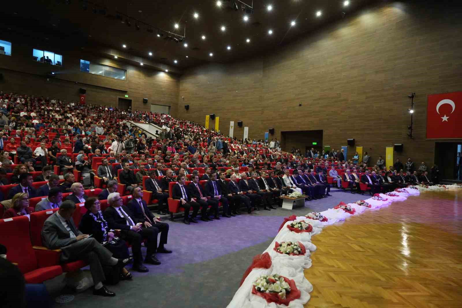 Türkiye Yüzyılında I. Uluslararası Türk Diasporası Sempozyumu başladı
