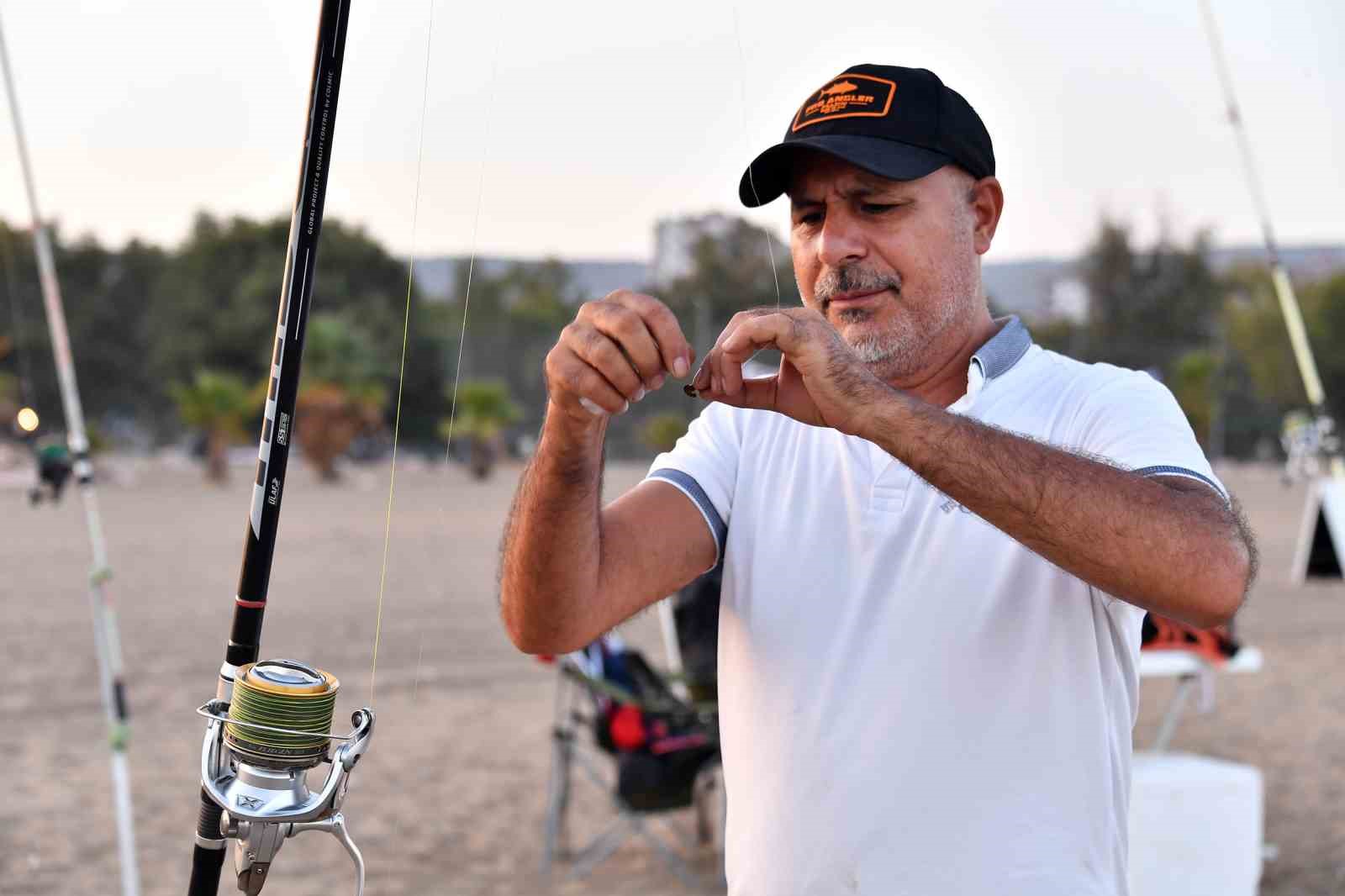 Mersin’de ’Uluslararası 7. Altın Kanca Surfcasting Turnuvası’ düzenlendi
