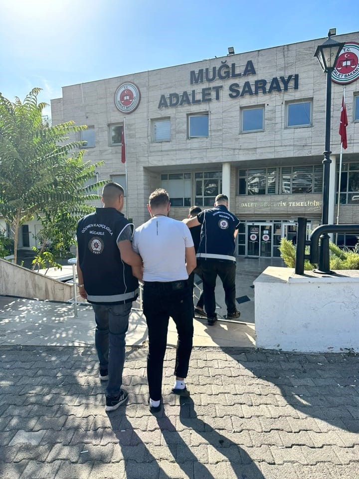 Muğla’da göçmen kaçakçılığı operasyonu: 2 tutuklama
