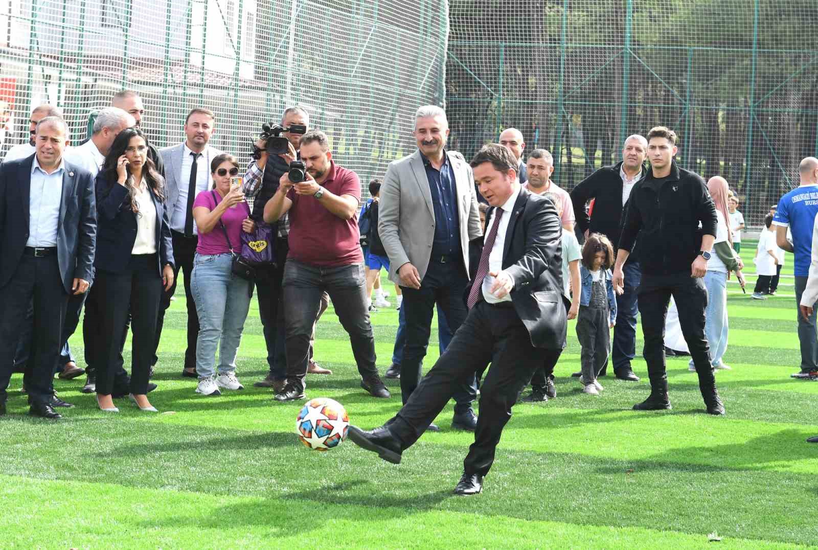 Emek Spor Tesisi hizmete açıldı
