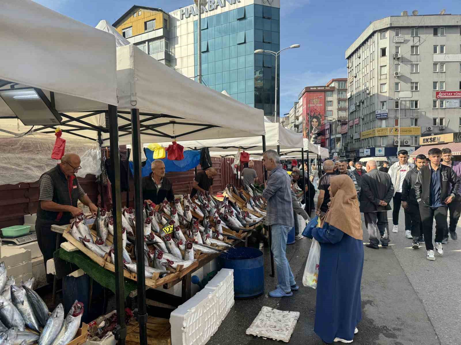 Tezgahların en pahalı balığı mezgit oldu
