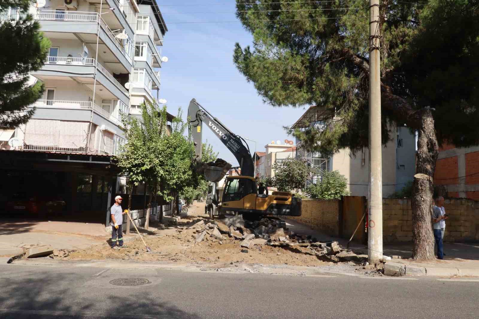 Nazilli Cumhuriyet Mahallesi’nde yol çalışması başlatıldı
