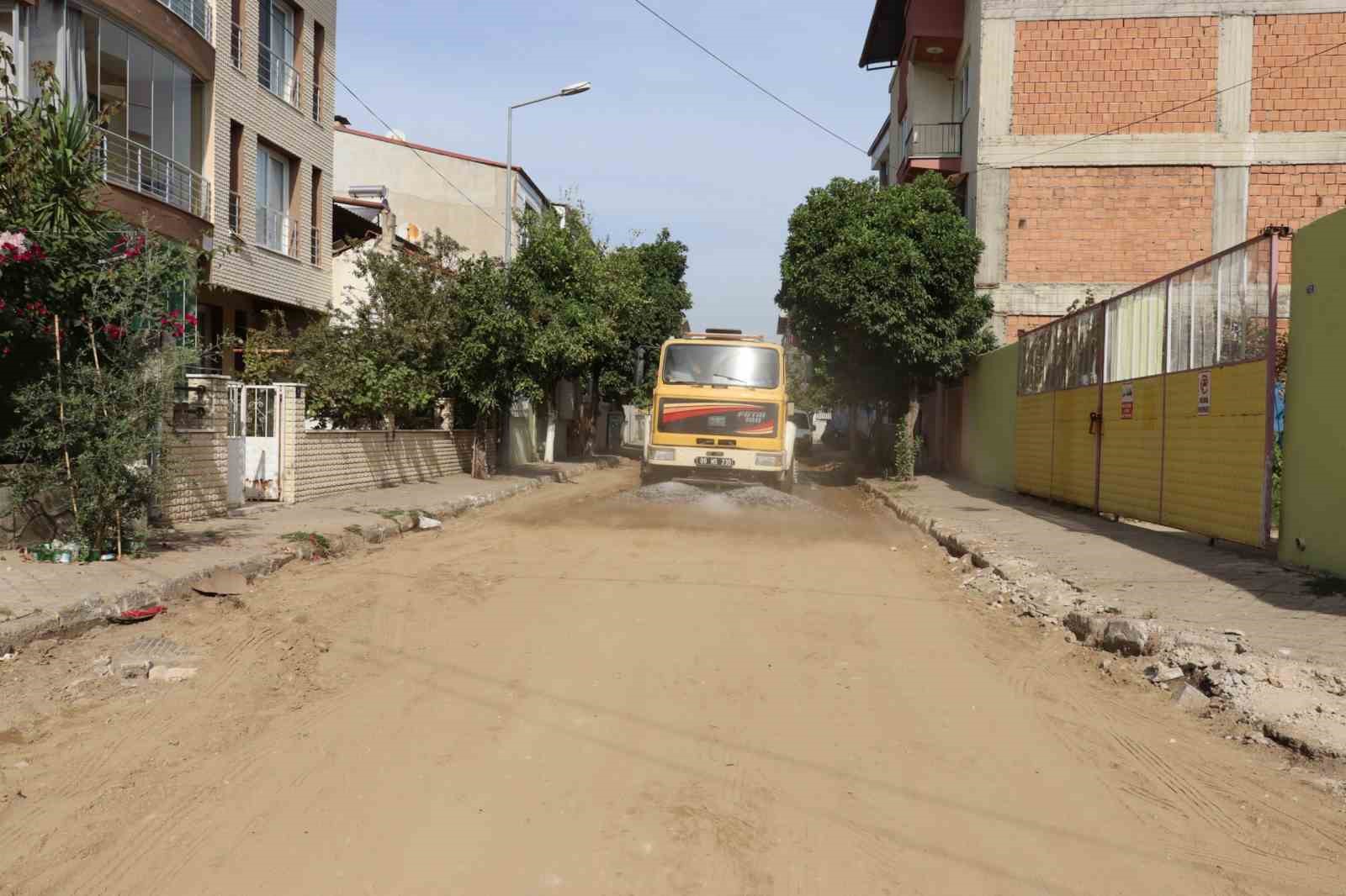 Nazilli Cumhuriyet Mahallesi’nde yol çalışması başlatıldı
