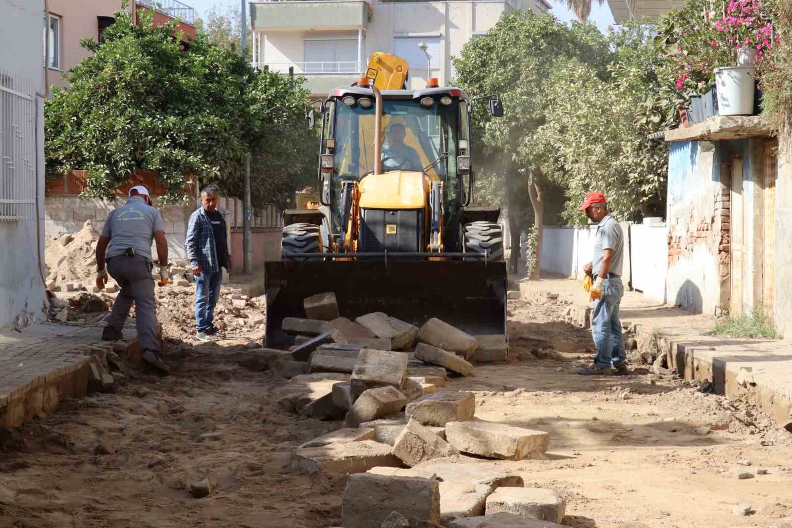 Nazilli Cumhuriyet Mahallesi’nde yol çalışması başlatıldı
