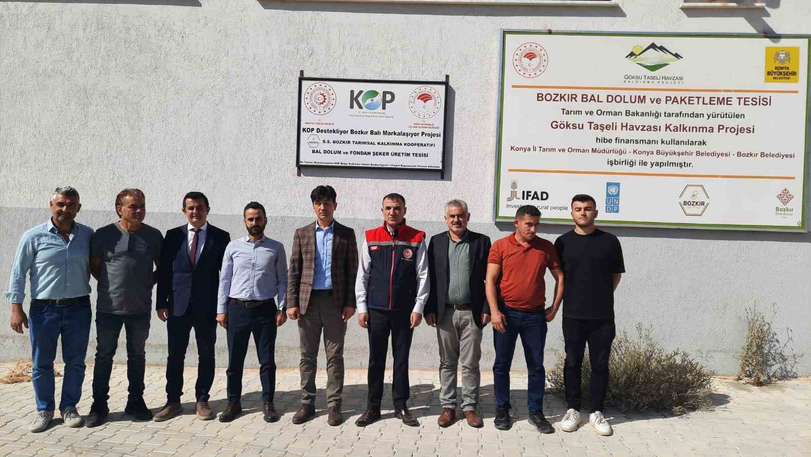 Bozkırda yeni hasat ballar paketlenmeye başladı
