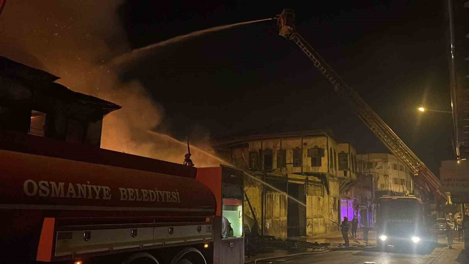 Osmaniye’de tarihi konakta çıkan yangın söndürüldü
