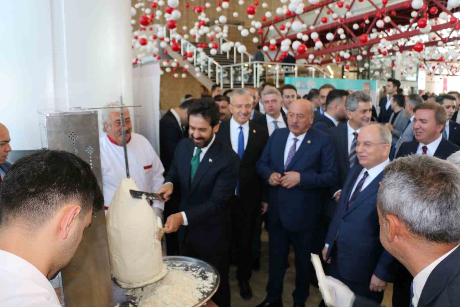 Erzincan’da Tulum Peyniri Dönerine yoğun ilgi
