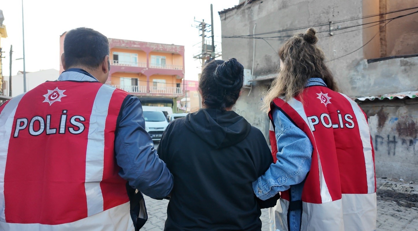 Çanakkale’de uyuşturucu satıcılarına şafak operasyonu
